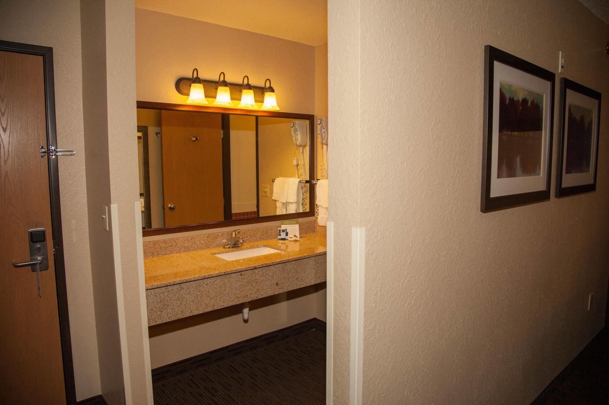 Americinn By Wyndham דטרוייט לייקס מראה חיצוני תמונה